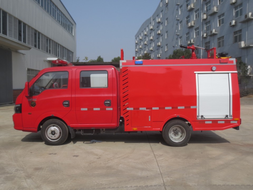 東風途逸水罐消防車（雙排）圖片