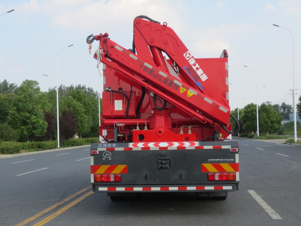 汕德卡搶險(xiǎn)救援消防車(chē)圖片