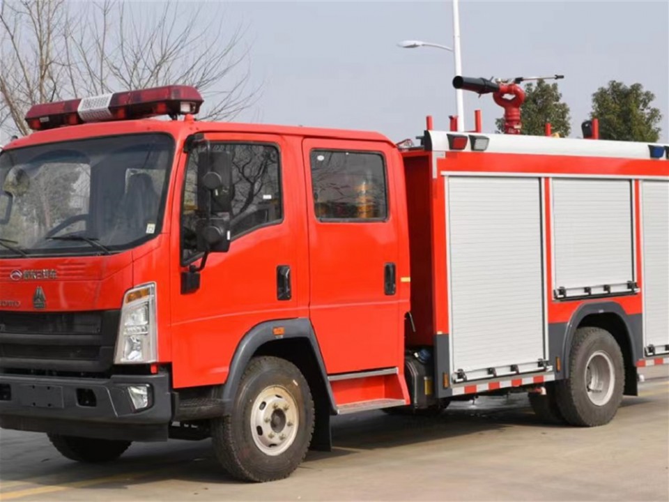 豪沃輕型水罐消防車(chē)（4.5噸）