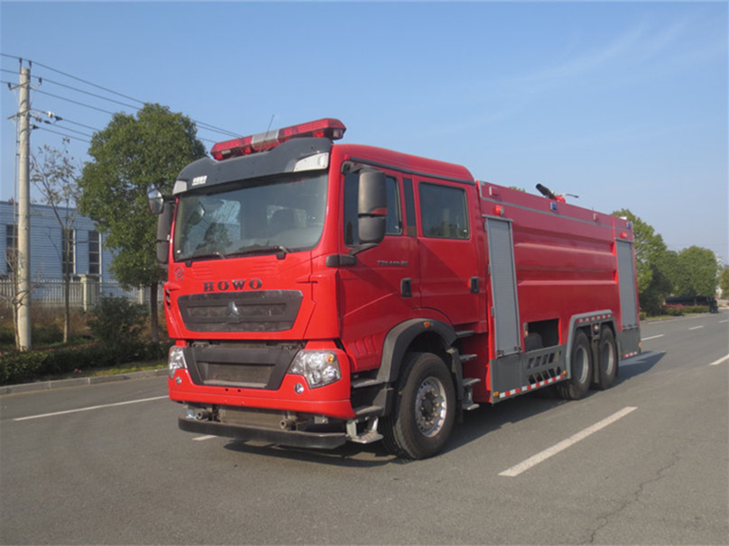 豪沃后雙橋泡沫消防車(chē)（16噸）圖片