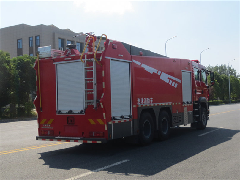 豪沃后雙橋泡沫消防車(chē)(12.8噸）圖片